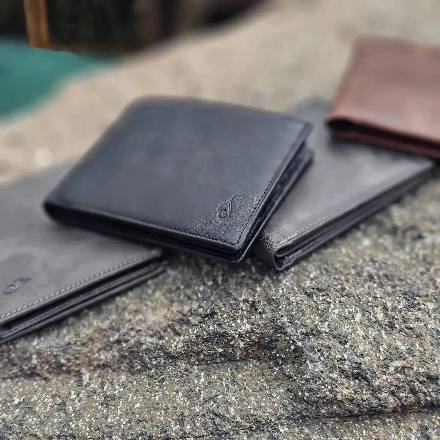 Mens Black Leather Wallet | Essential Slim Onyx