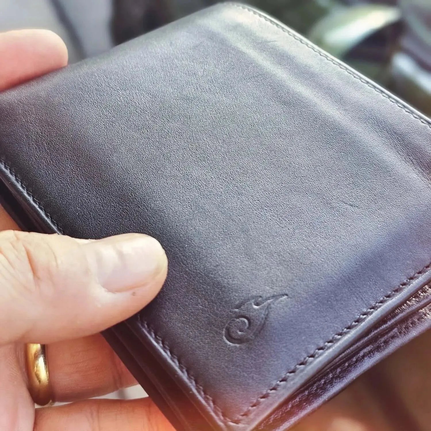 Mens Black Leather Wallet | Essential Slim Onyx