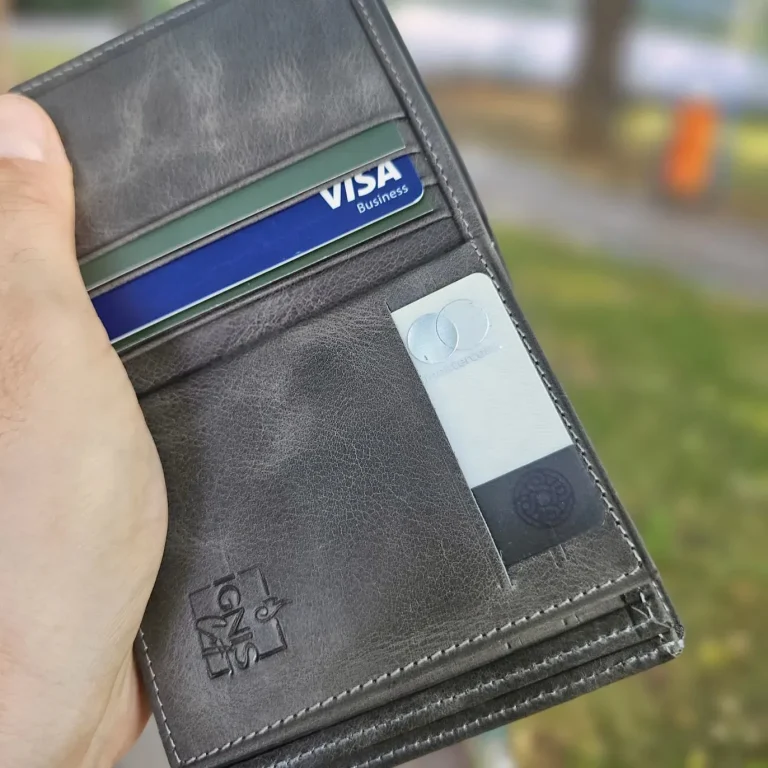 Minimalist Wallets for Modern Simplicity